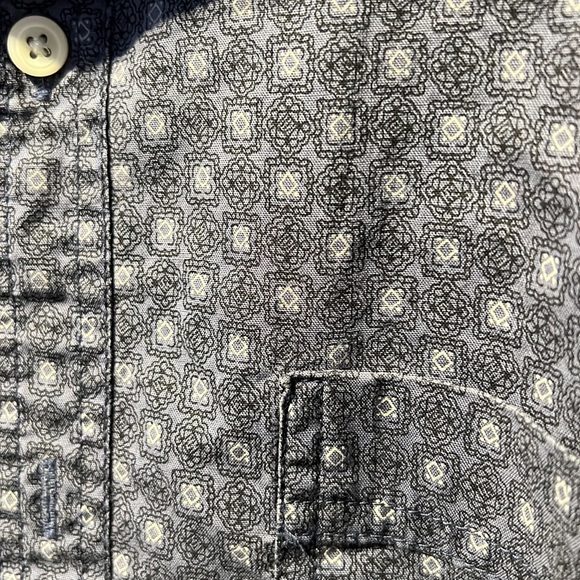 Vintage classic short sleeve American Eagle blue Size XL  very cool shirt 😎 - Picture 3 of 4